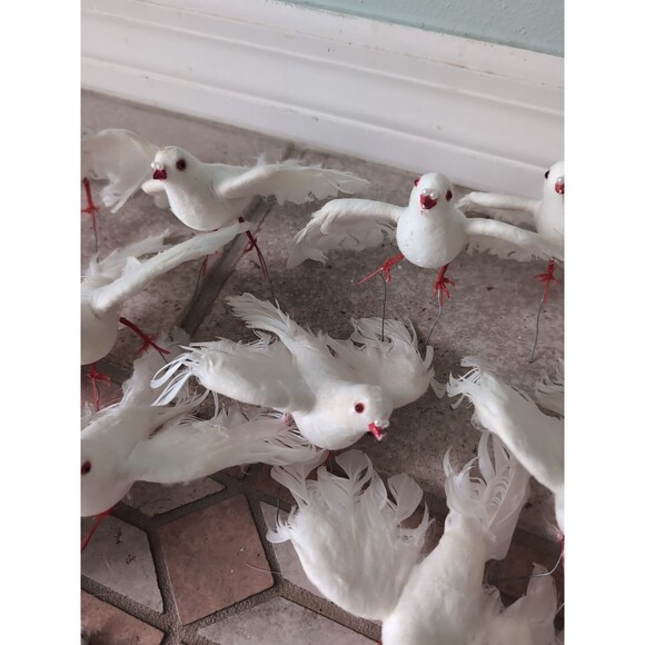 Vintage White Doves Birds Christmas Tree Ornaments Feathers Pics Lot of 24 - Picture 4 of 8